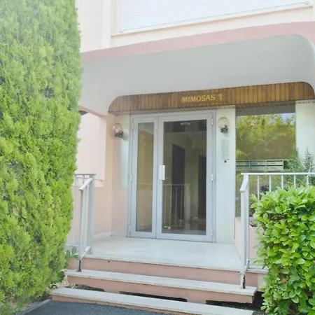 Avec Piscine & Tennis, Terrasse Ensoleillee, Garage Prive - - Fr-1-252-126 Apartment *